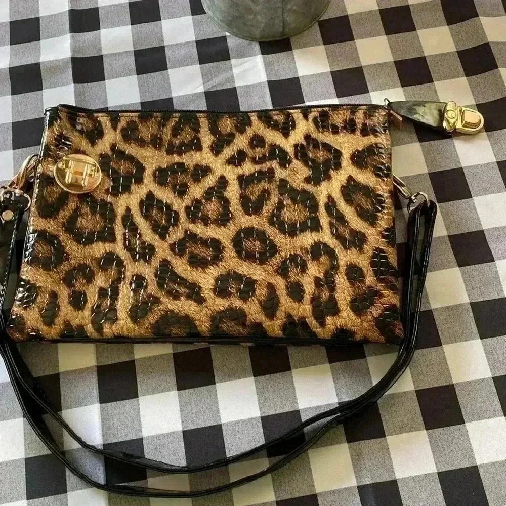 Animal Leopard Print Bag or Wristlet Faux & Shoulder Bag‎ with Gold Hardware - Picture 8 of 8